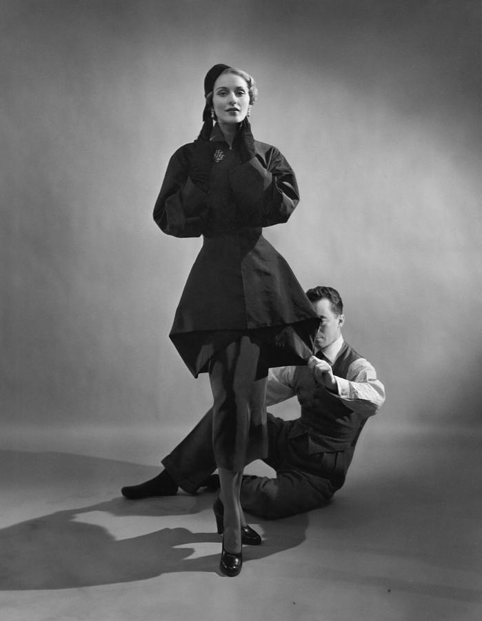 Cecil Beaton, Charles James with a model, 1948. Fashion Photographers