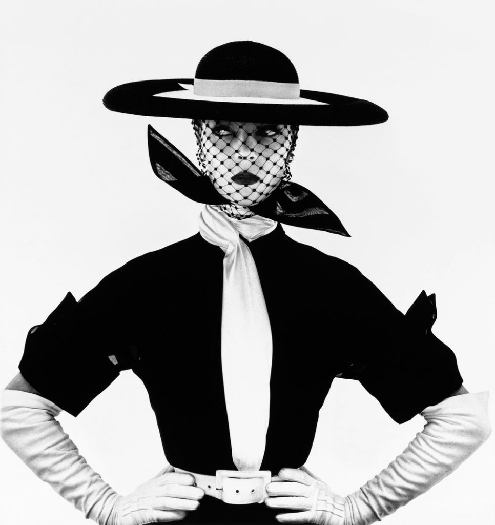 Irving Penn, Black and White Vogue cover (Jean Patchett), New York, 1950. 