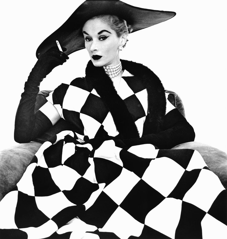 Irving Penn, Harlequin Dress (Lisa Fonssagrives-Penn), New York, 1950. Fashion Photographers