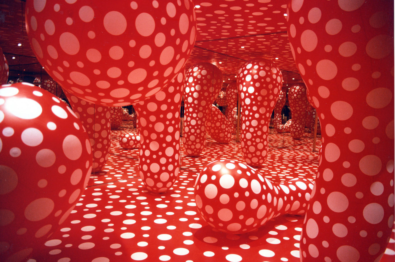  Yayoi Kusama Dots Obsession soft sculpture Pumpkin S