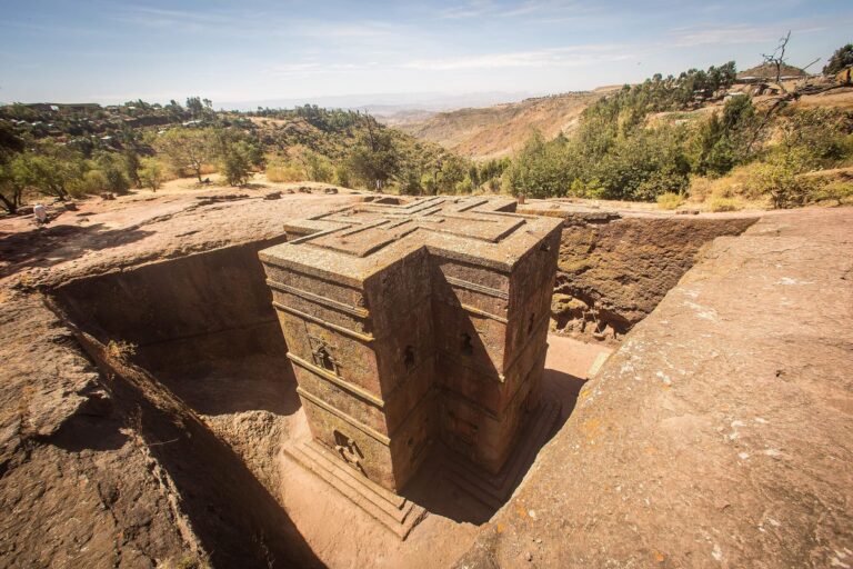 The Rock-Hewn Churches Of Lalibela, Ethiopia | DailyArt Magazine