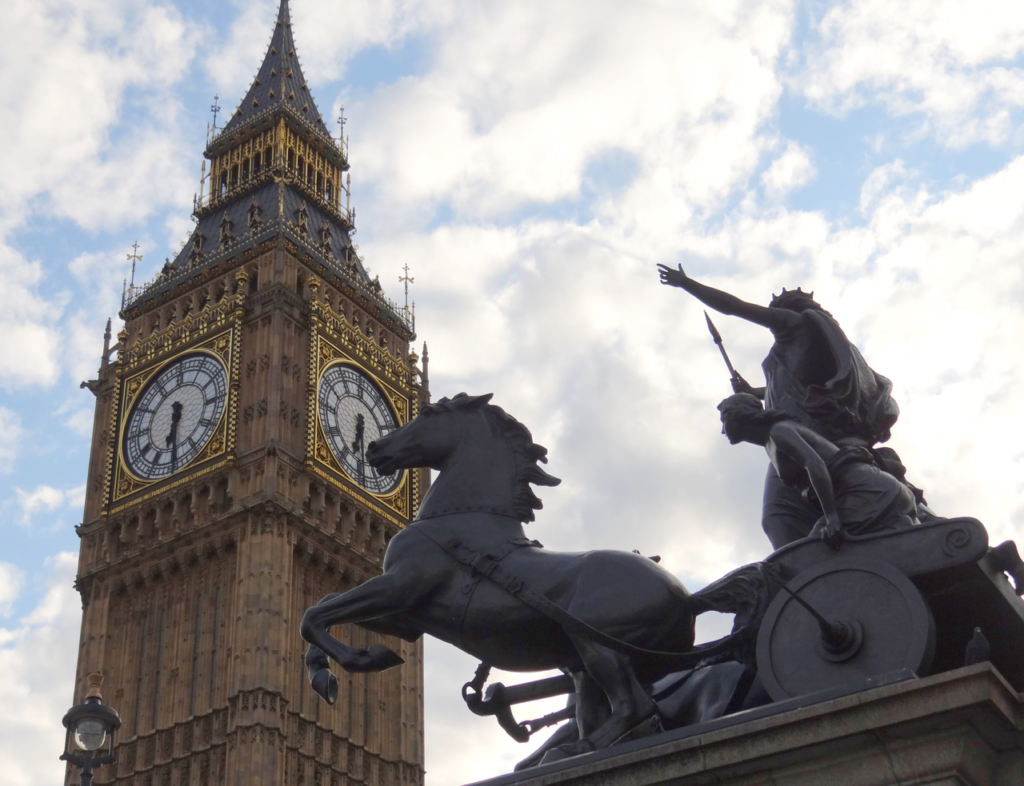 london-statues-more-animals-than-women-dailyart-magazine