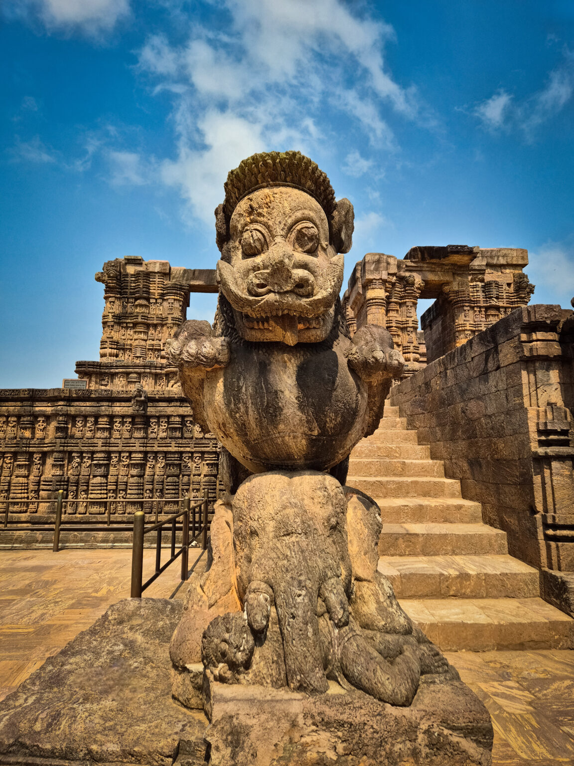 Konark Sun Temple: The Celestial Chariot of the Hindu Sun God ...