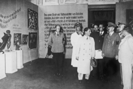 Adolf Hitler and the Minister of Propaganda, Joseph Goebbels, visit the Degenerate Art exhibition on July 16, 1937. Photo: Bundesarchiv.