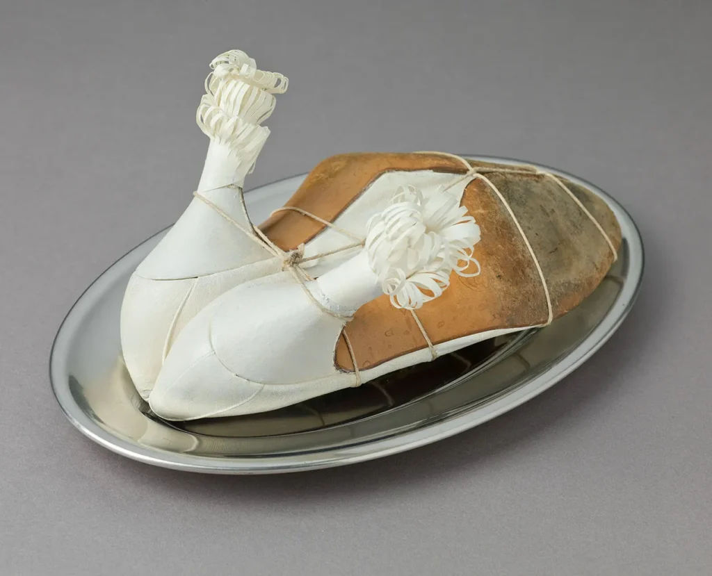 Meret Oppenheim: Meret Oppenheim, My Nurse (Ma Gouvernante), 1936, Moderna Museet, Stockholm, Sweden.
